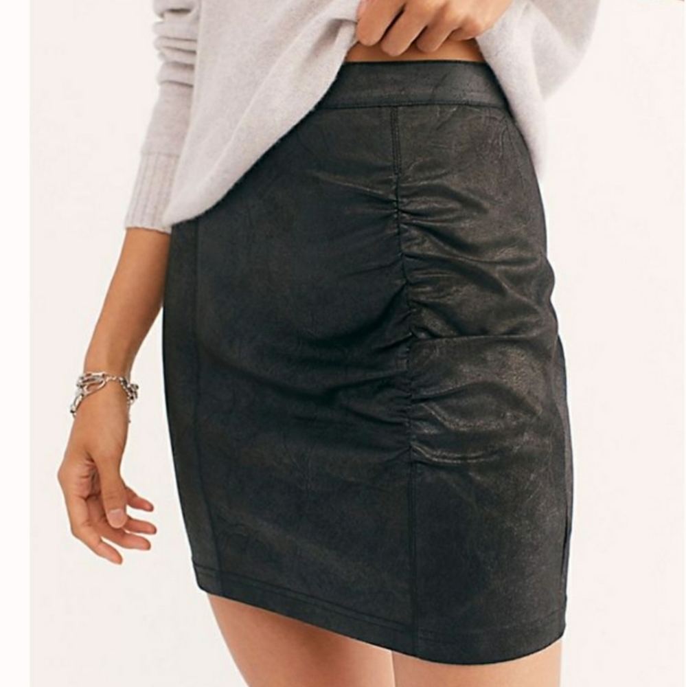 FREE PEOPLE RUMI RUCHED MINI SKIRT - Picture 4 of 8